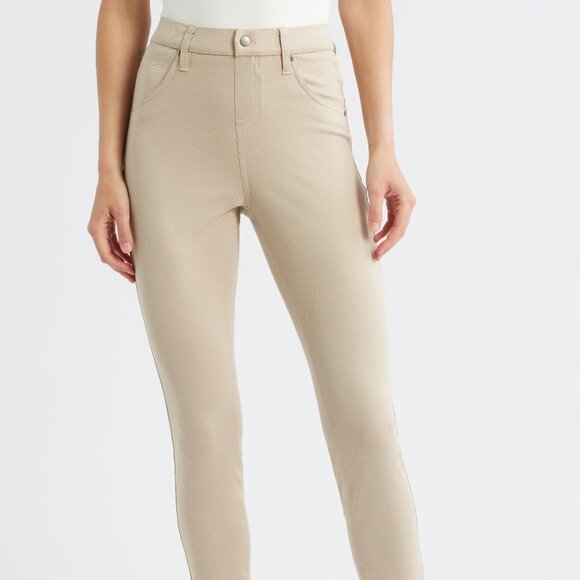 HUE Pants - NWT HUE Ultrasoft Denim Leggings - size M